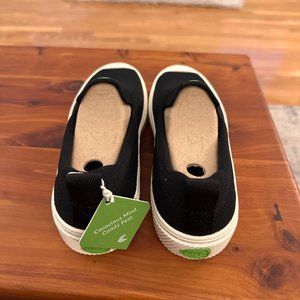 Cariuma Black Knit IBI slip-on, Size 8